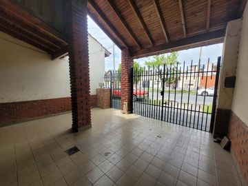 Casa PH en venta en Lanus Este