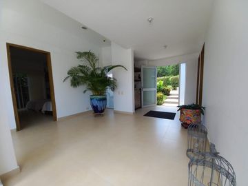 casa en venta en ricaurte. Cod V51815
