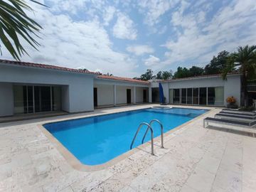 casa en venta en ricaurte. Cod V51815