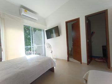 casa en venta en ricaurte. Cod V51815