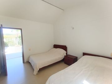 casa en venta en ricaurte. Cod V51815
