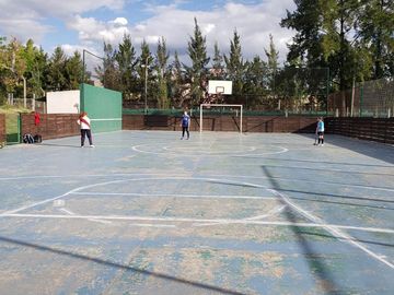 Excelente casa en venta 5 ambientes con cochera en Santa Maria de los Olivos -  Malvinas Argentinas