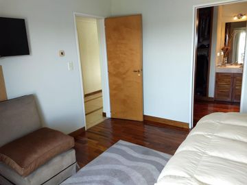 Excelente casa en venta 5 ambientes con cochera en Santa Maria de los Olivos -  Malvinas Argentinas