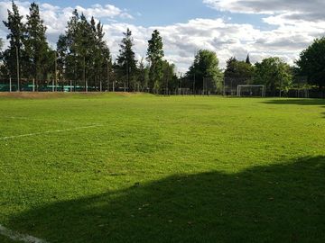 Excelente casa en venta 5 ambientes con cochera en Santa Maria de los Olivos -  Malvinas Argentinas