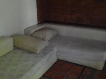 Quinta - Bajo Costo!!! en Esteban Echeverria  9 De Abril