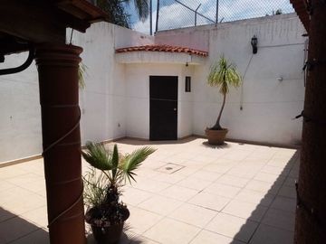 CASA EN VENTA EN 1 PLANTA EN CALLE ABIERTA  AL NORTE
