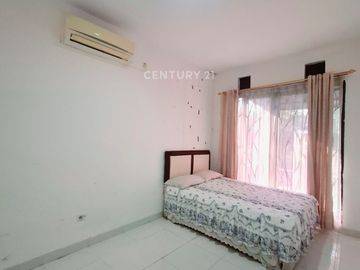 Dijual Cepat Rumah Lokasi Strategis Graha Raya Nego 8990