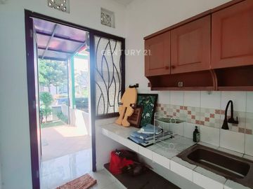 Dijual Cepat Rumah Lokasi Strategis Graha Raya Nego 8990