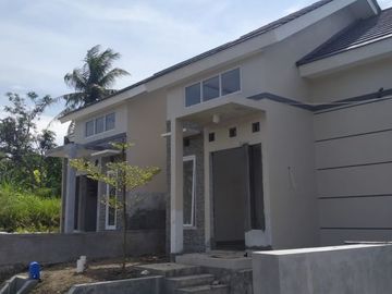 DIJUAL RUMAH MEWAH DI SEDAYU !!! HARGA BERSAHABAT , FASILITAS KOLAM RENANG !!!