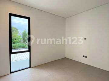 Rumah Baru 2 Lantai Desain Modern Minimalist di Cinere