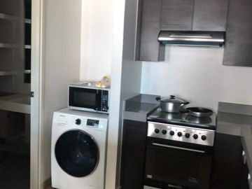 Condominium 1 Bedroom: 1 BR Condo For Sale in Edades Tower and Garden Villas Rockwell Makati City