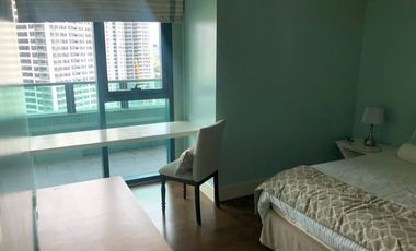 Condominium 1 Bedroom: 1 BR Condo For Sale in Edades Tower and Garden Villas Rockwell Makati City