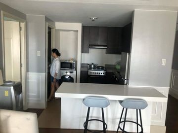Condominium 1 Bedroom: 1 BR Condo For Sale in Edades Tower and Garden Villas Rockwell Makati City