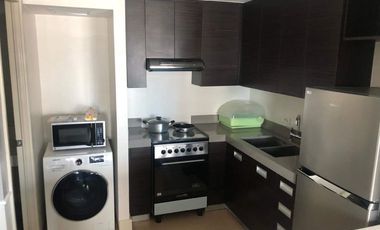Condominium 1 Bedroom: 1 BR Condo For Sale in Edades Tower and Garden Villas Rockwell Makati City