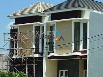 Unit Terbatas! Rumah tenggilis mejoyo selatan baru gress