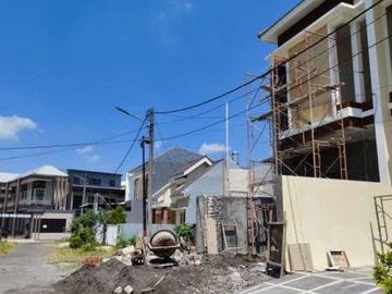 Unit Terbatas! Rumah tenggilis mejoyo selatan baru gress