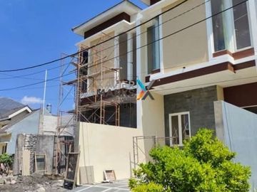 Unit Terbatas! Rumah tenggilis mejoyo selatan baru gress