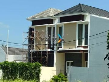 Unit Terbatas! Rumah tenggilis mejoyo selatan baru gress