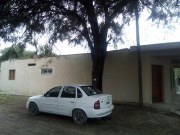 Córdoba, Cruz del Eje, Villa De Soto, Casa 4 amb + 2 Dtos de 1 y 2 amb. Excelente estado y ubicación.