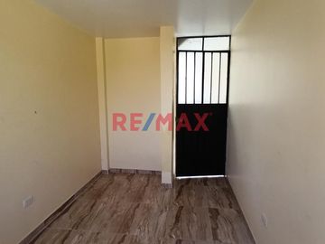 🏡 Esta bonita casa ubicada en calle los libertadores, a 5 cuadras del colegio militar Ramon Castilla.

✨ 𝓓𝓔𝓢𝓒𝓡𝓘𝓟𝓒𝓘Ó𝓝:
✅Área construida: 137 m2
✅Ár