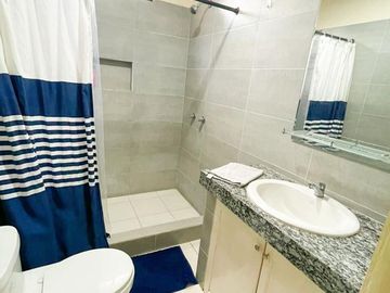 Manglaralto Ocean Front Mini Castle: Se Vende Casa Frente al Mar en Manglaralto