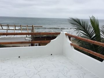 Manglaralto Ocean Front Mini Castle: Se Vende Casa Frente al Mar en Manglaralto