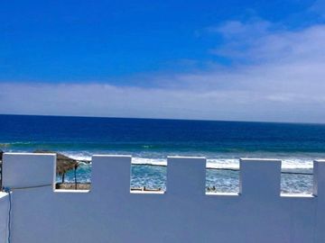 Manglaralto Ocean Front Mini Castle: Se Vende Casa Frente al Mar en Manglaralto