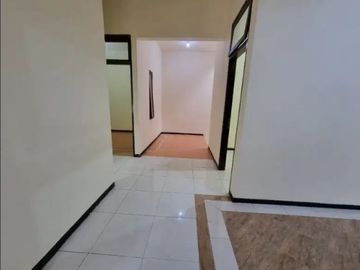 Rumah Murah di Palm Spring Regency Dekat Gayungsari