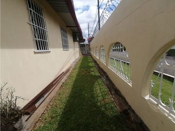 Se Vende casa de 275 Mts2 en La Floresta de Arraiján (H)