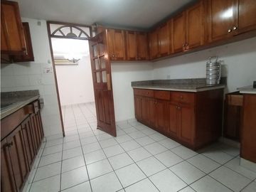 Se Vende casa de 275 Mts2 en La Floresta de Arraiján (H)