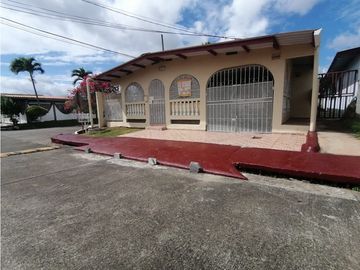 Se Vende casa de 275 Mts2 en La Floresta de Arraiján (H)