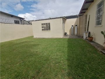 Se Vende casa de 275 Mts2 en La Floresta de Arraiján (H)