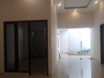 DIJUAL RUMAH SIAP HUNI GRAHA GOLF PBI ARAYA MALANG