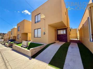Casa en venta de 3 dorm. en Villa Alemana
