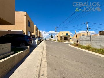 Casa en venta de 3 dorm. en Villa Alemana