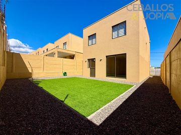 Casa en venta de 3 dorm. en Villa Alemana