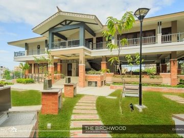The Birchwood 2BR wParking FOR SALE in Acacia Estates Taguig