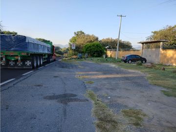 TERRENO EN VENTA A BORDO DE CARRETERA EN PUENTE DE IXTLA