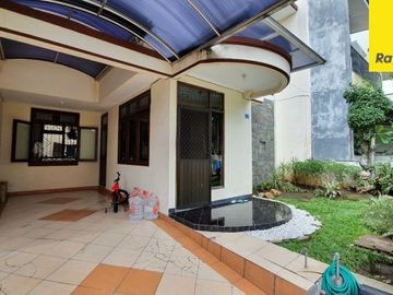 Dijual Rumah di Graha Family, Surabaya