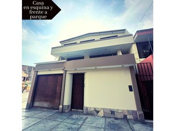 VENDO LINDA CASA EN ESQUINA EN URB LA NORIA