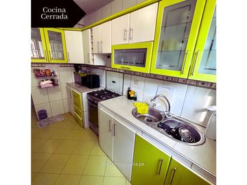 VENDO LINDA CASA EN ESQUINA EN URB LA NORIA