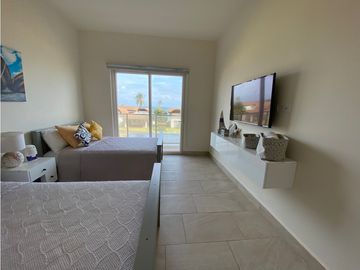 SE VENDE APARTAMENTO EN PLAYA ESCONDIDA