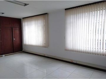 SE VENDE CASA BARRIO LA SOLEDAD 240 M2. (LOCAL TEUSAQUILLO UPZ 101)