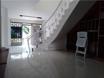 SE VENDE CASA BARRIO LA SOLEDAD 240 M2. (LOCAL TEUSAQUILLO UPZ 101)