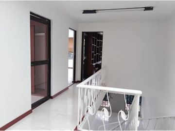 SE VENDE CASA BARRIO LA SOLEDAD 240 M2. (LOCAL TEUSAQUILLO UPZ 101)