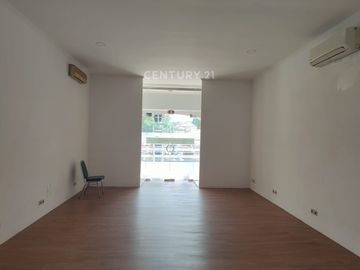 Ruko 4 lantai dipinggir jalan raya ada LIFT di Pondok Indah Jaksel #263169