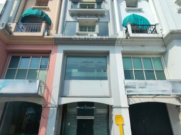Ruko 4 lantai dipinggir jalan raya ada LIFT di Pondok Indah Jaksel #263169