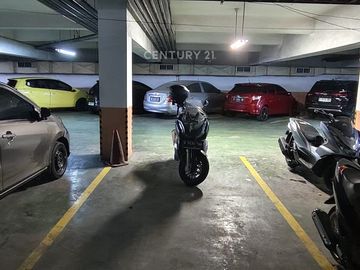 Ruko 4 lantai dipinggir jalan raya ada LIFT di Pondok Indah Jaksel #263169