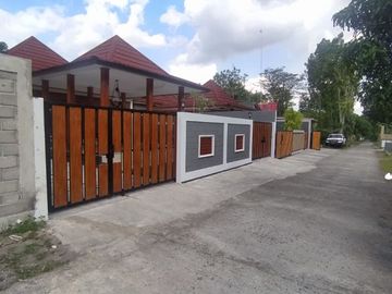 Homestay Ternyaman, Rumah Joglo Luas FREE Kolam Renang di Prambanan