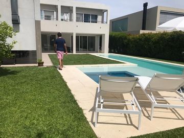 Casa En Alquiler En Caletas, Soñada!